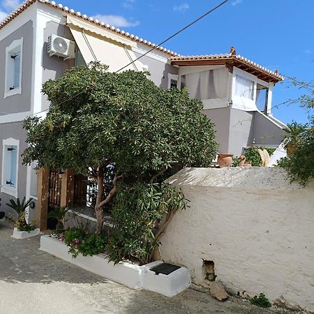 Angelic House Villa Spetses Town ภายนอก รูปภาพ