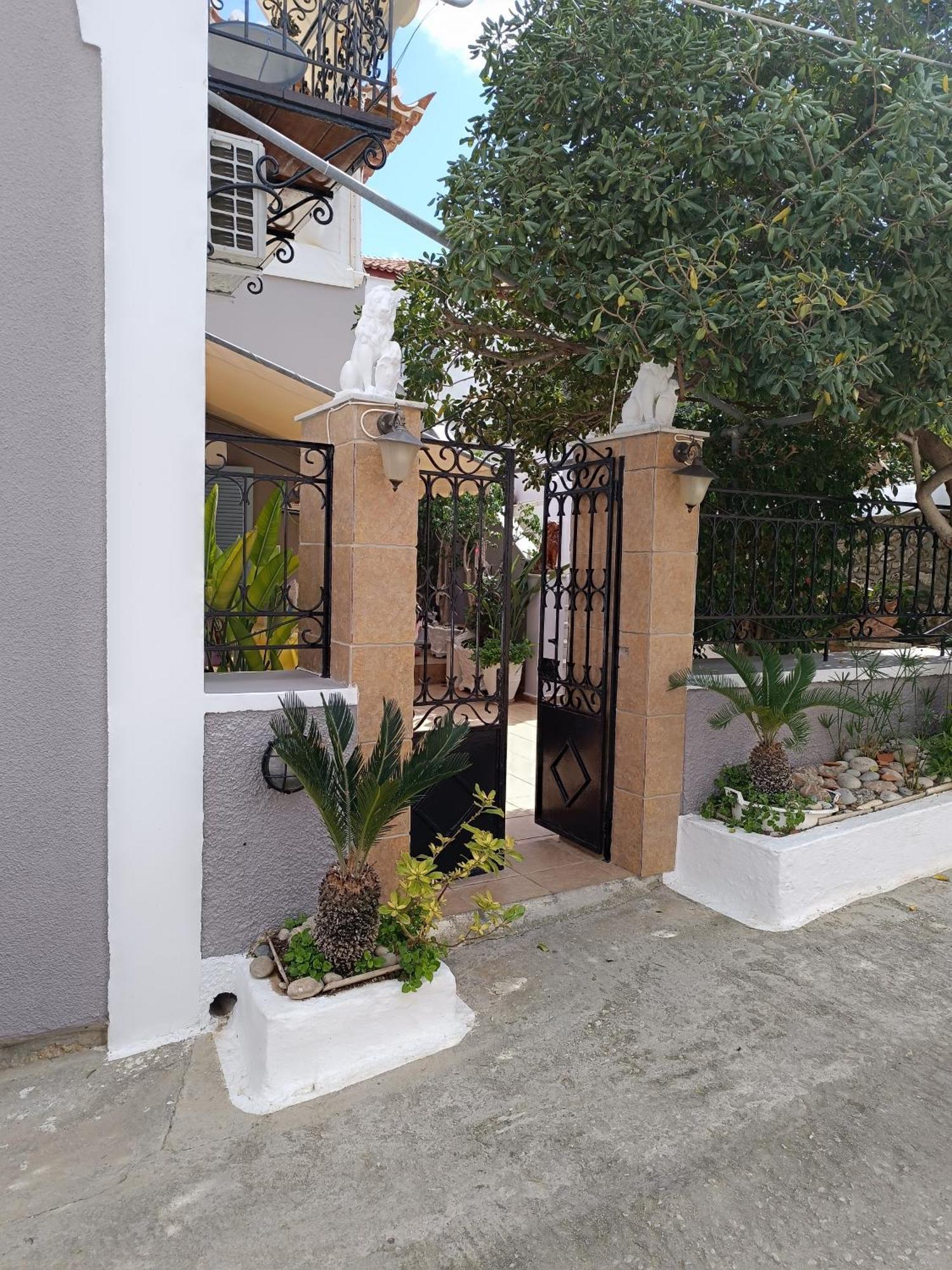 Angelic House Villa Spetses Town ภายนอก รูปภาพ
